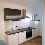 Jakov Апартаменты *