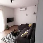 Jakov Апартаменты *