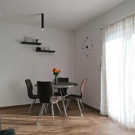 Jakov Apartment