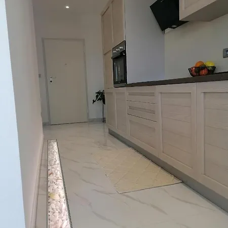 Apartment Jakov *