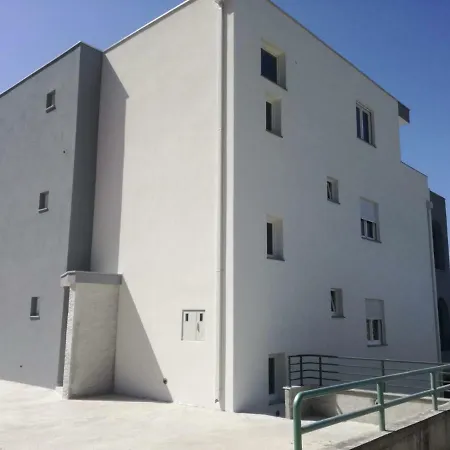 Jakov * マカルスカ