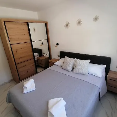Jakov Apartamento *