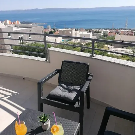 Jakov Apartmán *