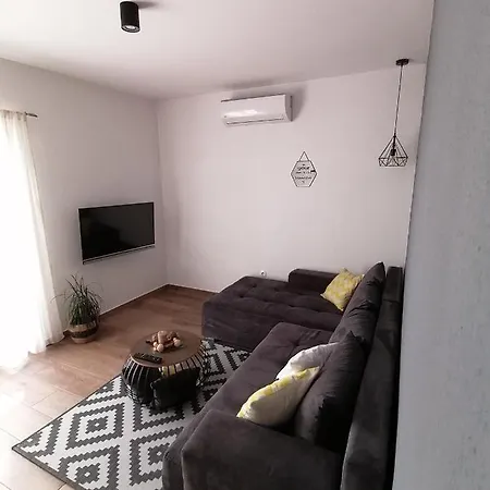 Jakov Apartmán *